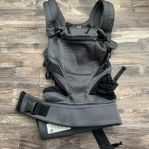 Contours Love baby carrier